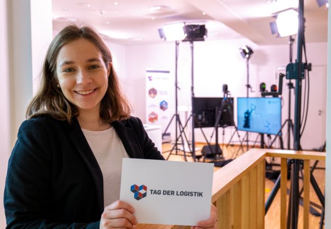 Moderatorin Nicole Weikmann